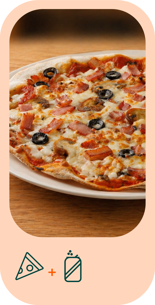 Pizza de massa fina com queijo derretido, bacon, azeitonas e cogumelos, acompanhada por um ícone de bebida refrigerante.